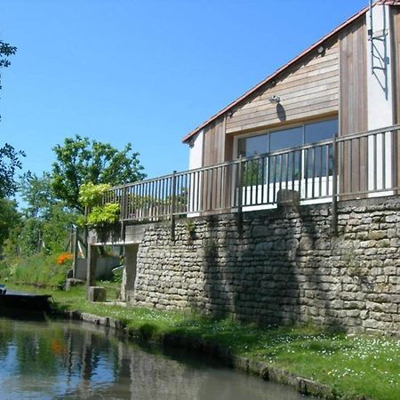 Gite Charmant Au Bord De L'Eau Avec Canoes, Terrasse Et Jardin A Damvix, Au Coeur Du Marais Poitevin. - Fr-1-426-354 Villa Екстериор снимка